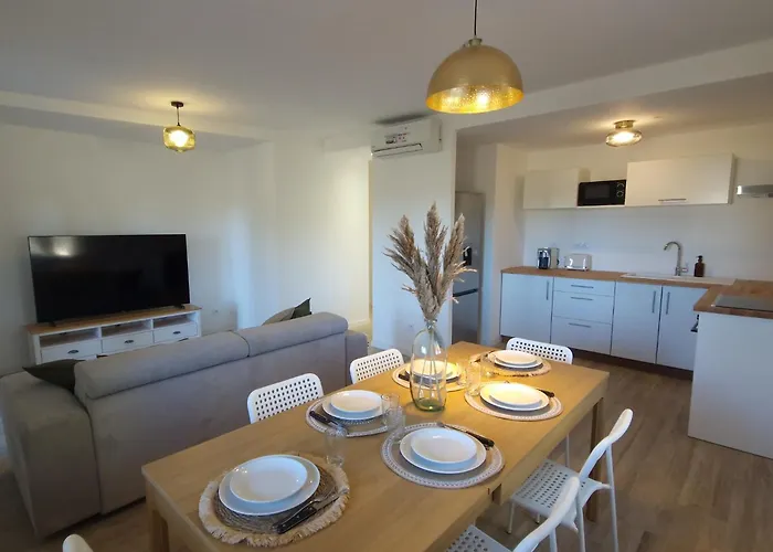 Casamea - T3 U Benesta Apartmán